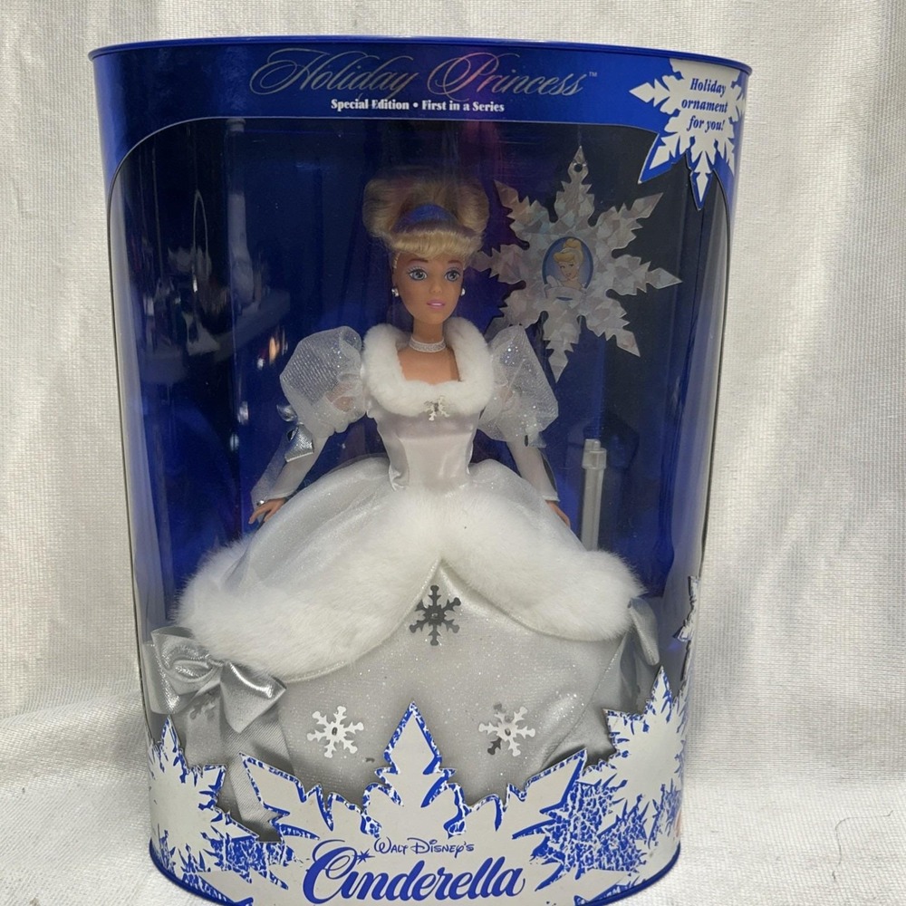 Cinderella Doll Holiday Princess Walt Disney's Mattel 16090 1st in a Series